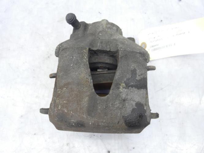 Etrier avant droit (freinage) VOLKSWAGEN POLO 4 PHASE 1 Diesel