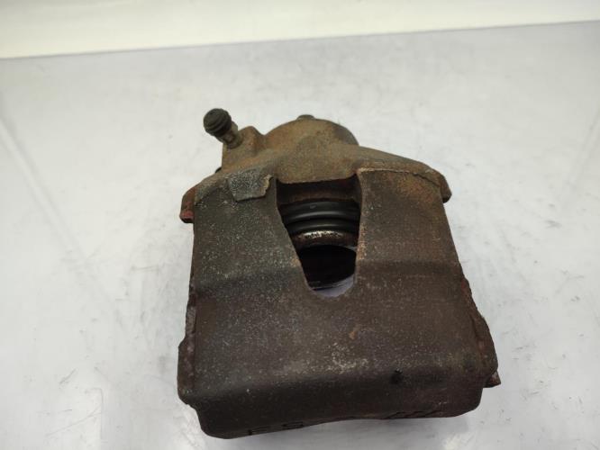 Etrier avant droit (freinage) VOLKSWAGEN POLO 4 PHASE 1 Diesel