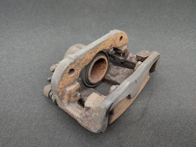 Etrier avant droit (freinage) BMW SERIE 1 E87 PHASE 1 Diesel