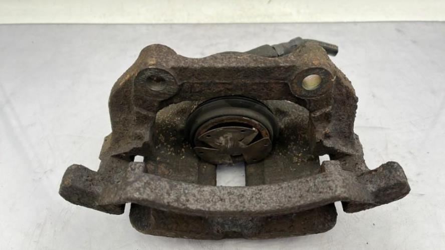Etrier avant droit (freinage) AUDI 80 3 AVANT PHASE 2 BREAK Diesel