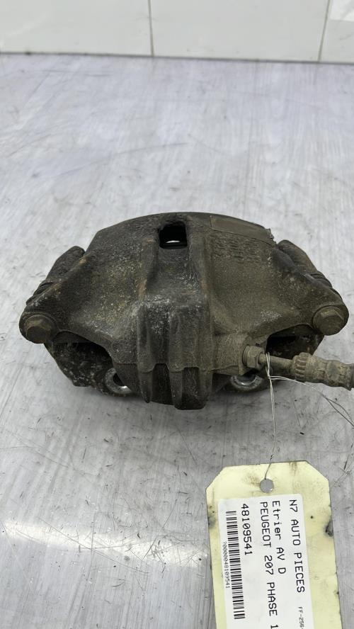 Etrier avant droit (freinage) PEUGEOT 207 PHASE 1 Essence