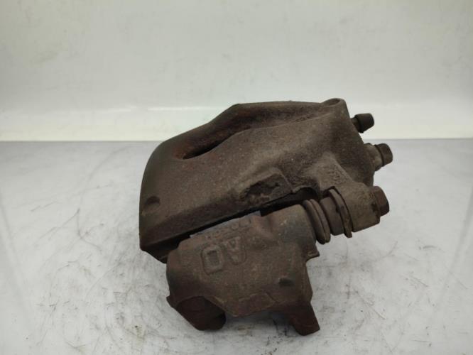 Etrier avant droit (freinage) TOYOTA AURIS 1 PHASE 1 Essence