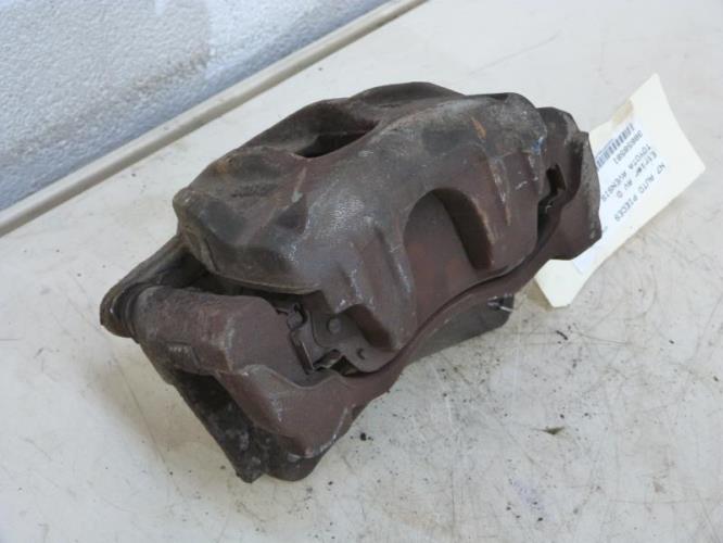 Etrier avant droit (freinage) TOYOTA AVENSIS 2 PHASE 1 Diesel