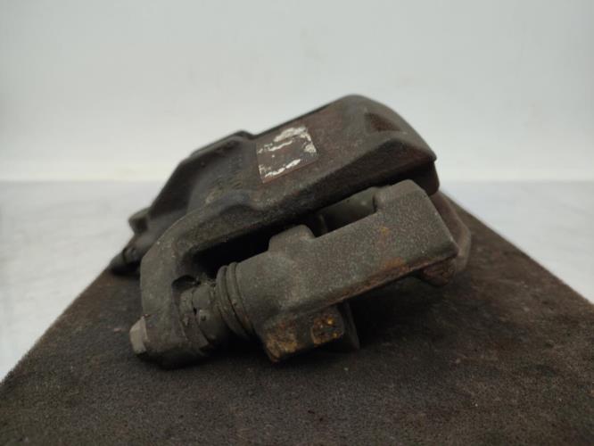 Etrier avant droit (freinage) TOYOTA YARIS 1 PHASE 2 Essence