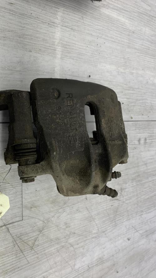 Etrier avant droit (freinage) RENAULT LAGUNA 1 PHASE 2 Diesel