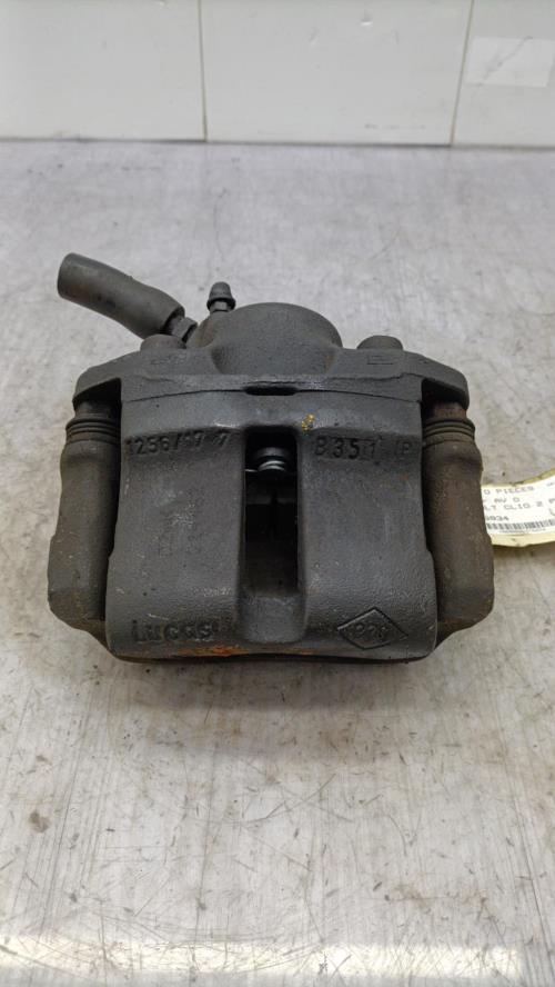 Etrier avant droit (freinage) RENAULT CLIO 2 PHASE 2 Essence