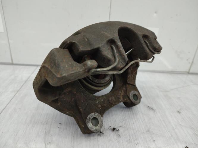 Etrier avant droit (freinage) AUDI A6 2 AVANT PHASE 1 BREAK Diesel