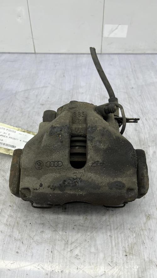 Etrier avant droit (freinage) VOLKSWAGEN PASSAT 4 PHASE 1 BREAK Diesel