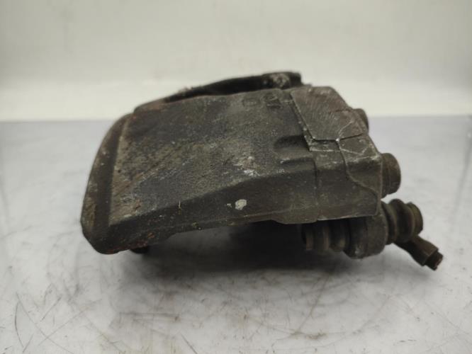 Etrier avant droit (freinage) AUDI A4 3 AVANT PHASE 1 BREAK Diesel