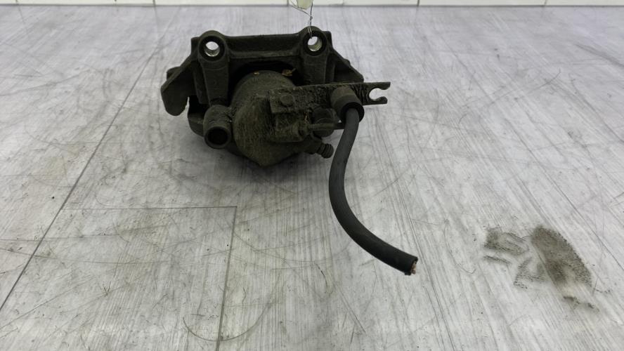 Etrier avant droit (freinage) AUDI A4 1 PHASE 1 Diesel