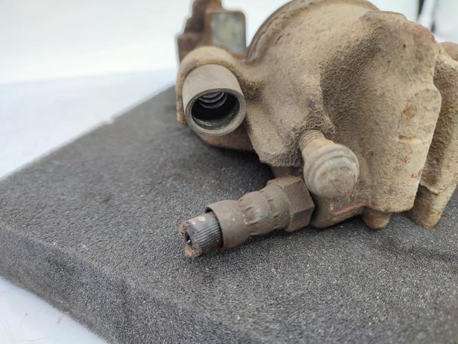 Etrier avant droit (freinage) FORD FOCUS 1 Diesel
