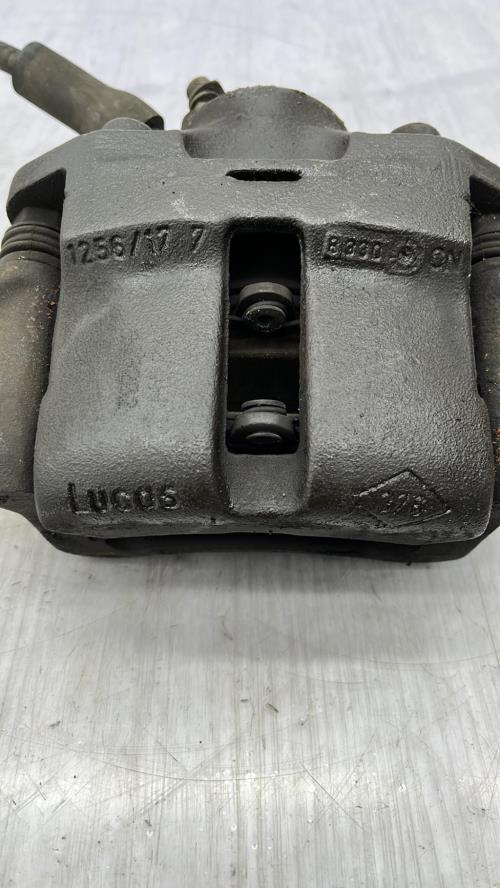 Etrier avant droit (freinage) RENAULT CLIO 2 PHASE 1 Essence