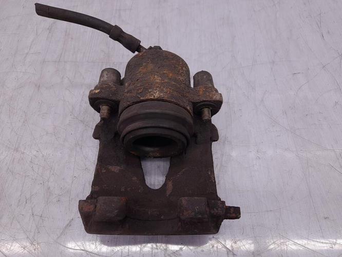 Etrier avant gauche (freinage) VOLKSWAGEN POLO 4 PHASE 1 Essence