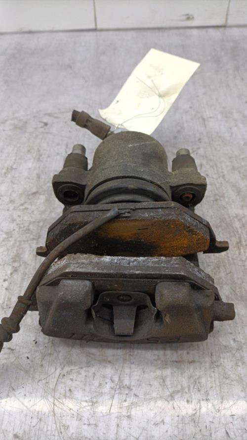 Etrier avant gauche (freinage) VOLKSWAGEN POLO 4 PHASE 2 Essence