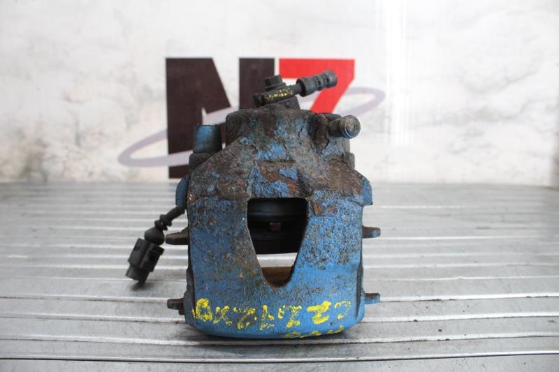 Etrier avant gauche (freinage) VOLKSWAGEN POLO 4 PHASE 2 Diesel