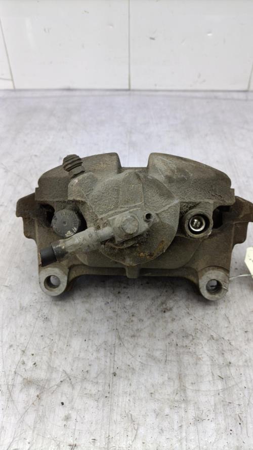 Etrier avant gauche (freinage) VOLKSWAGEN PASSAT 5 BREAK Diesel