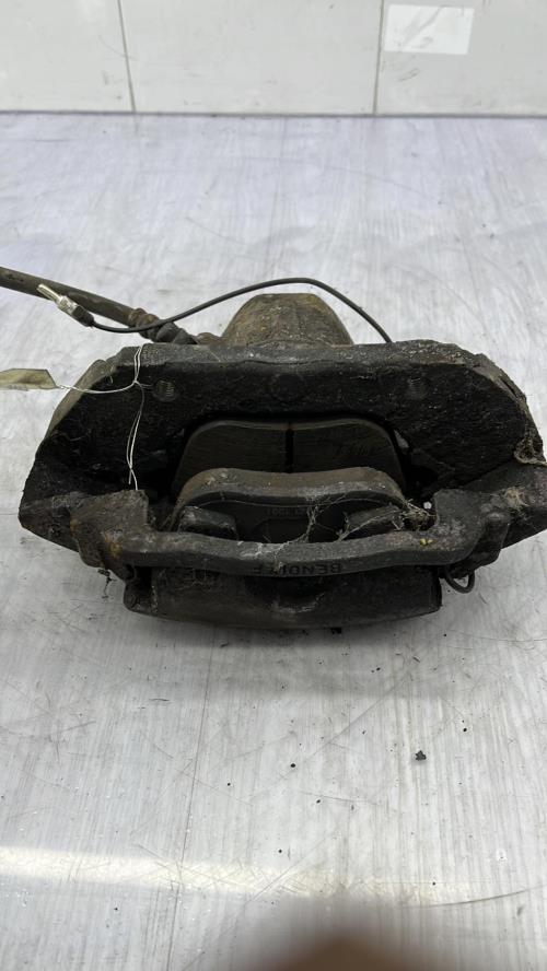 Etrier avant gauche (freinage) PEUGEOT 605 PHASE 2 Essence