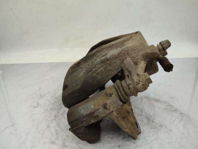 Etrier avant gauche (freinage) TOYOTA COROLLA VERSO 2 PHASE 2 Diesel