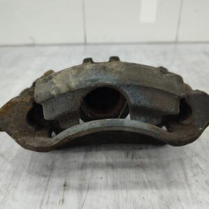 Etrier avant gauche (freinage) TOYOTA YARIS 1 PHASE 2 Essence