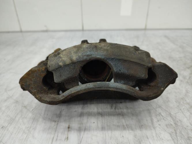 Etrier avant gauche (freinage) TOYOTA YARIS 1 PHASE 2 Essence