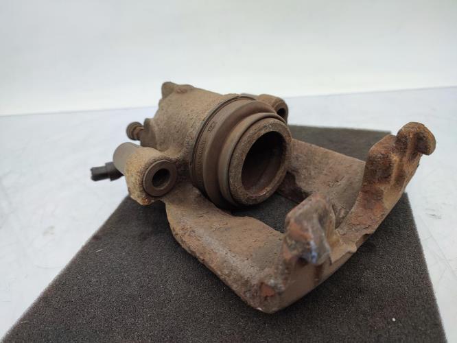 Etrier avant gauche (freinage) FORD FOCUS 1 Diesel