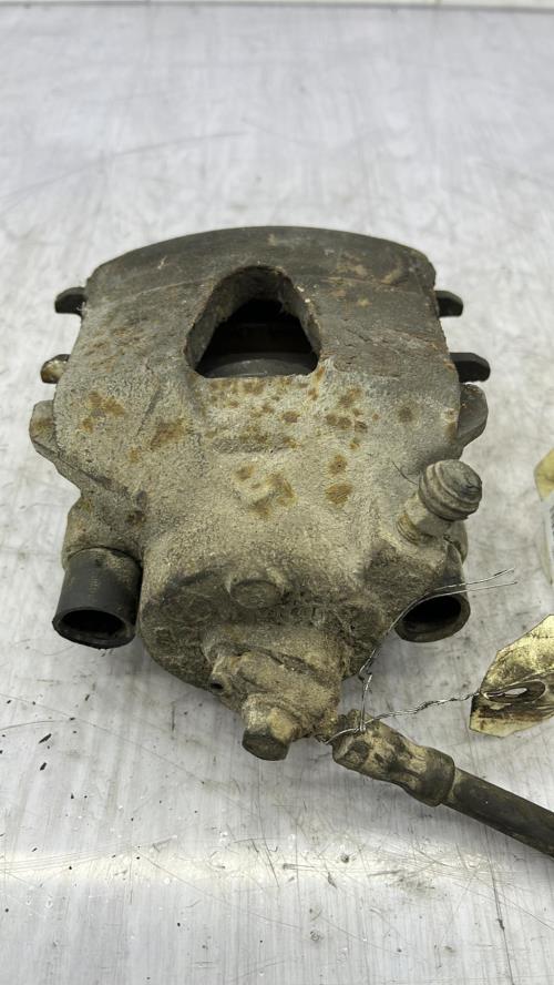 Etrier avant gauche (freinage) VOLKSWAGEN GOLF 4 Essence