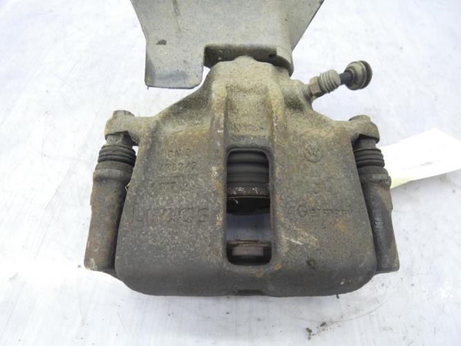 Etrier avant gauche (freinage) VOLKSWAGEN VENTO Essence