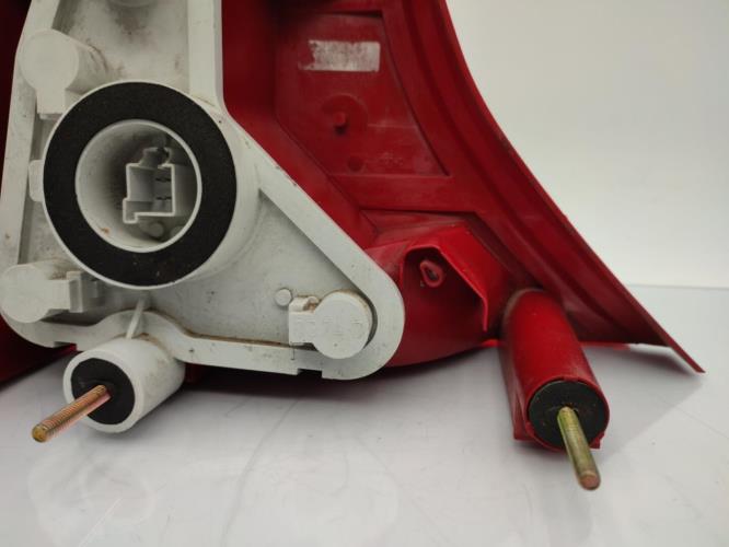 Feu arriere principal droit (feux) FORD FOCUS 1 Essence