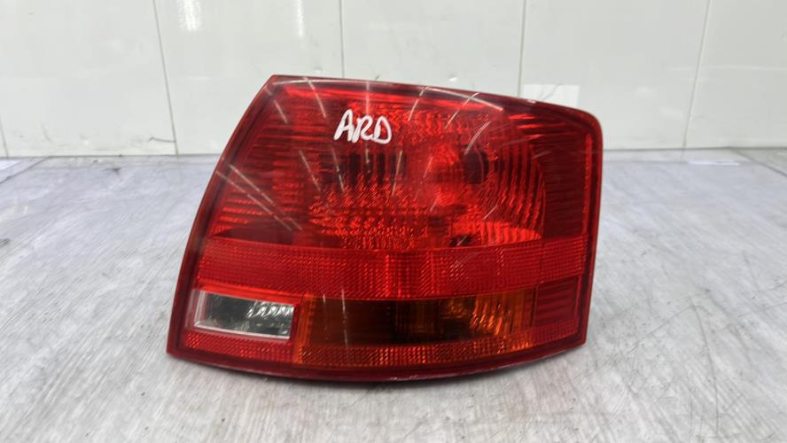 Feu arriere principal droit (feux) AUDI A4 2 AVANT PHASE 2 BREAK Diesel