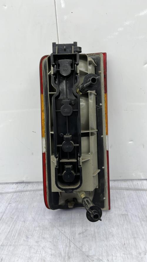 Feu arriere principal droit (feux) FORD COURIER 3 PHASE 1 Diesel