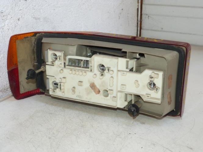 Feu arriere principal droit (feux) ROVER MAESTRO Essence