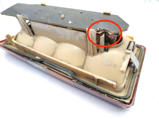 Feu arriere principal gauche (feux) RENAULT TRAFIC Diesel