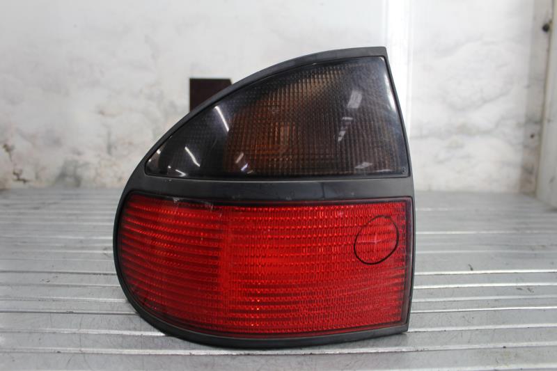Feu arriere principal gauche (feux) RENAULT LAGUNA 1 PHASE 1 Diesel
