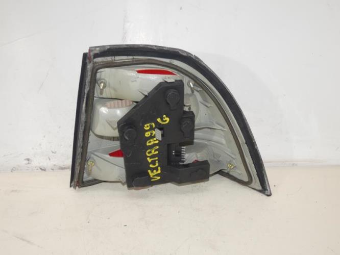 Feu arriere principal gauche (feux) OPEL VECTRA 99