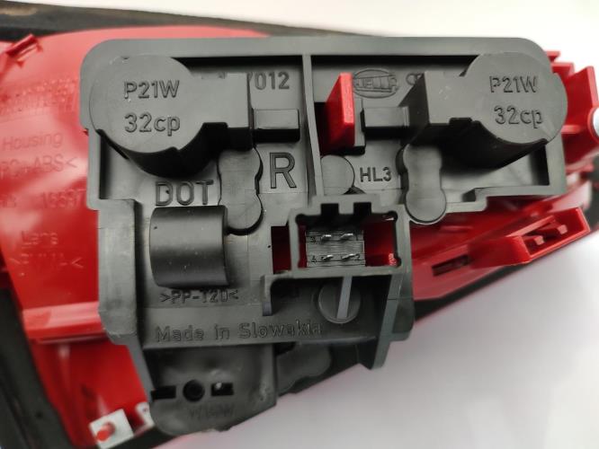 Feu arriere secondaire droit (feux) AUDI A4 3 PHASE 1 Diesel