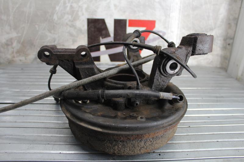 Fusee arriere droit DACIA DUSTER 1 PHASE 1 Diesel