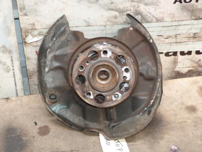 Fusee arriere droit MERCEDES CLASSE C 202 PHASE 1 Diesel