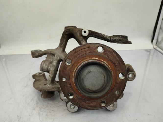 Fusee arriere droit TOYOTA COROLLA VERSO 2 PHASE 2 Diesel