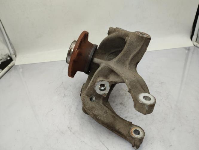 Fusee arriere gauche TOYOTA COROLLA VERSO 2 PHASE 2 Diesel