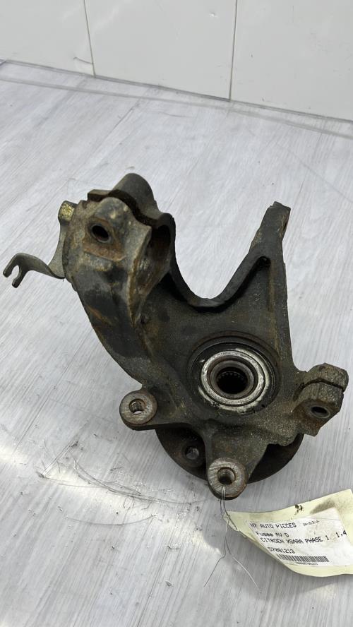 Fusee avant droit CITROEN XSARA PHASE 1 Essence