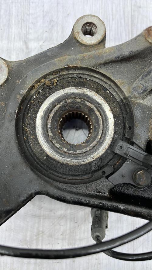 Fusee avant droit CITROEN C4 2 PHASE 1 Diesel