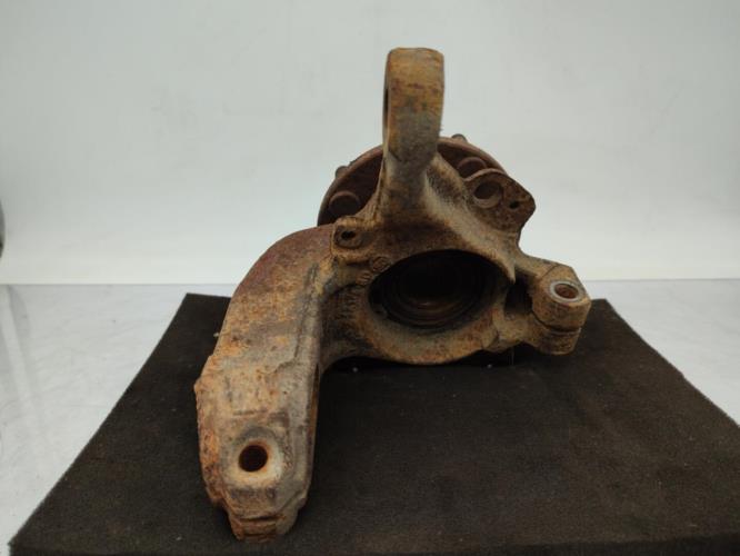 Fusee avant droit FORD FIESTA 4 PHASE 2 Diesel