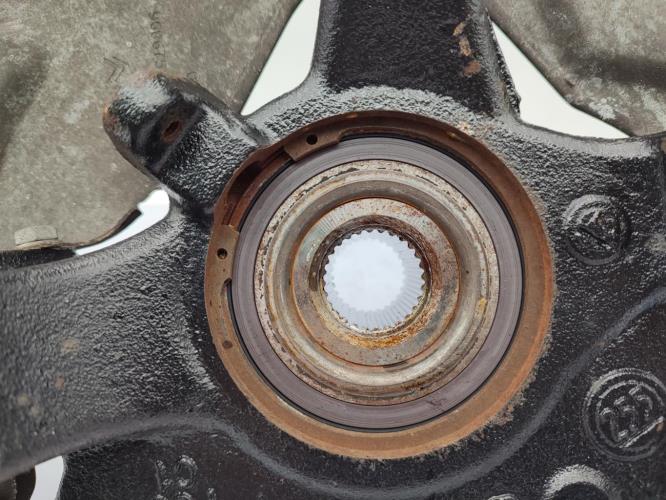 Fusee avant droit PEUGEOT 508 1 PHASE 2 Diesel