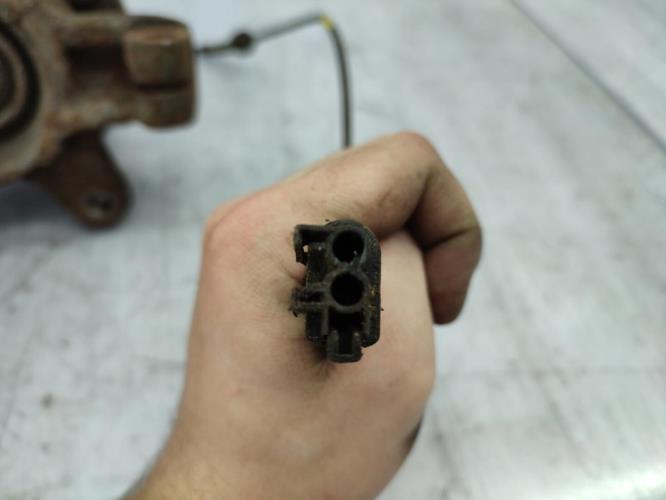 Fusee avant droit FORD FIESTA 5 PHASE 1 Diesel