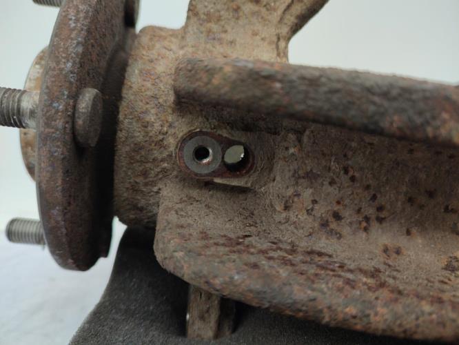 Fusee avant droit FORD FIESTA 5 PHASE 1 Diesel