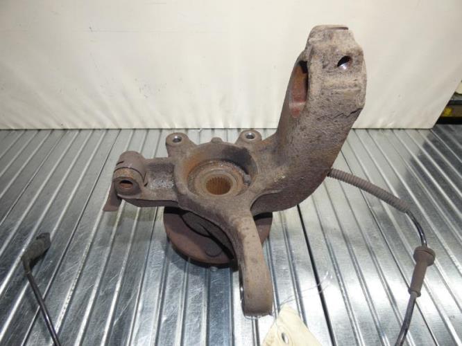 Fusee avant droit FORD FIESTA 5 PHASE 2 Diesel