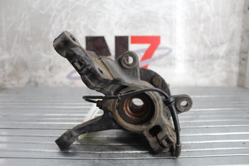 Fusee avant droit FORD FIESTA 6 PHASE 1 Diesel