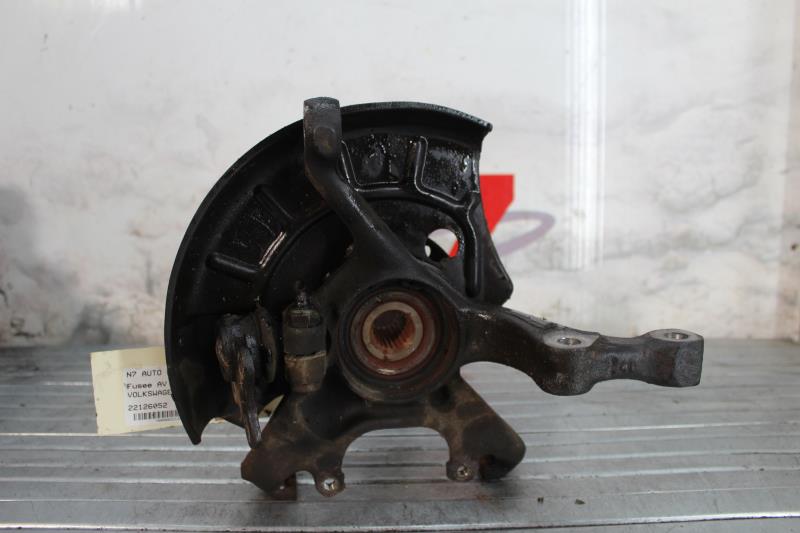 Fusee avant droit VOLKSWAGEN GOLF 3 Essence