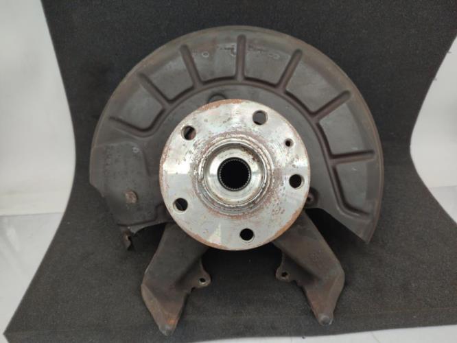 Fusee avant droit VOLKSWAGEN GOLF 5 Diesel