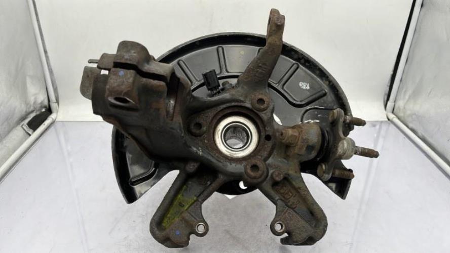 Fusee avant droit VOLKSWAGEN GOLF 6 Diesel